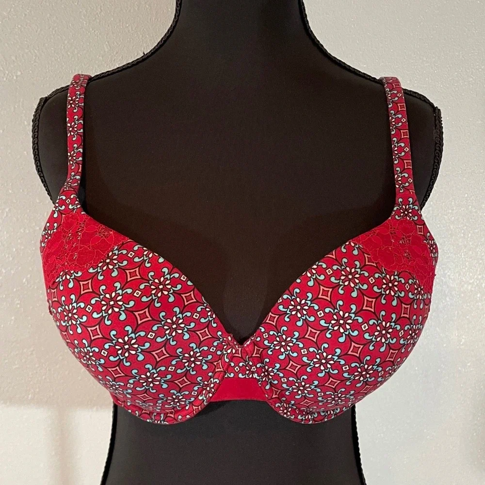 VICTORIAS SECRET Body by Victoria Lined Perfect Coverage Red Floral Lace Bra 36C